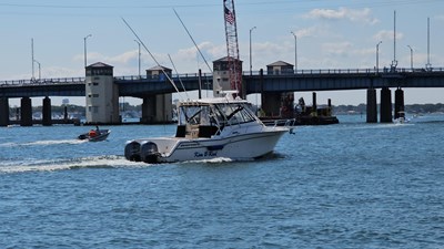 2016 Grady-White Express 330 9 