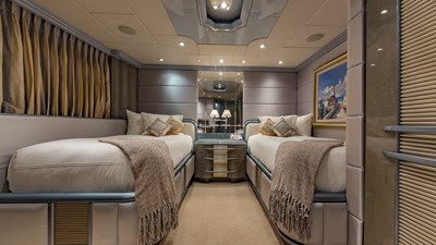 I Love This Boat 34 Guest Twin cabin 