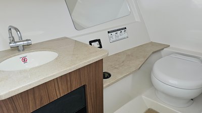 2019 Sailfish 325 DC 32 