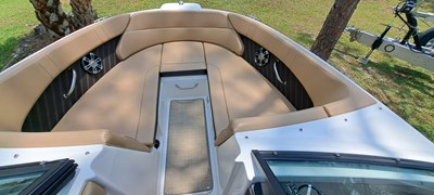 - 9 12_2019 23ft Sea Ray 230 SPX