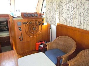 2002 Mainship 390 Trawler 13 14