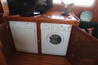 RED OCTOBER 51 Incredibly convenient Bosch washer & dryer