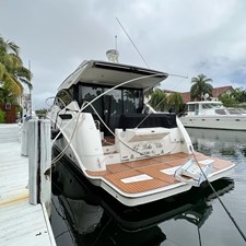 Sea Ray 400 Sundancer 2 WhatsApp Image 2025-02-26 at 2.02.27 PM (1)
