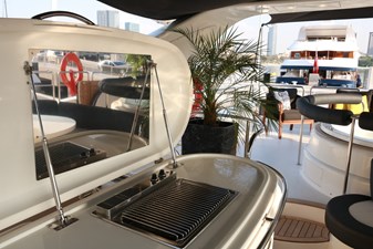 SIMONA 8 AZIMUT LEONARDO 98  - EXTERIOR - SEBASTIEN AGIUS YACHT CONSULTANT