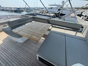 Sunseeker 74 Sport Yacht 12 Flybridge