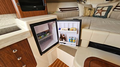 2016 Grady-White Express 330 44 