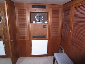 MY ALIBI 28 Master Cabin Forward 