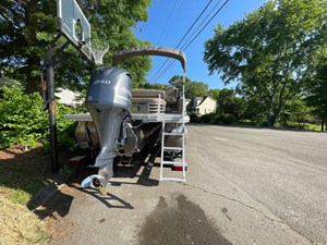 26' Bennington 26 LX 2 
