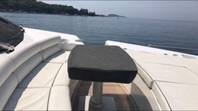 81935-3588701 22 80-2012-Sunseeker-Yacht-15