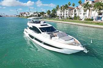 - 5 6_2023 75ft Sunseeker Sport Yacht