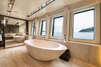 LOON 22 Loon 221' - Main Deck Master Ensuite