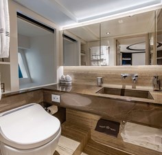 BEAUTE 43 Majesty Yacht 120 (BEAUTY)