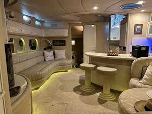 LUCHY 22 1995 SEA RAY 63 SALON BAR