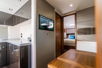 - 69 70_2019 57ft Sunseeker Predator