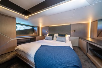 Sunseeker Superhawk 55  11 MASTER CABIN