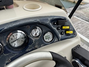 02 Bennington 257L Pontoon NLSQ 50 