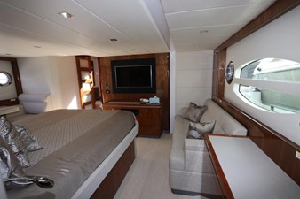 RIVIERA 2020 35 36_2020 60ft Riviera 6000 Sport Yacht