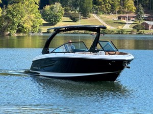 30' Chaparral 307 SSX 4 