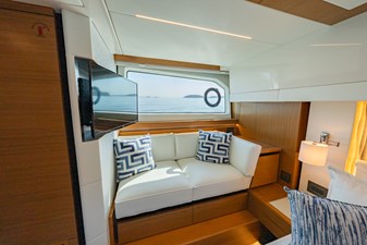 BACCHUS 15 Owner's Stateroom Loveseat