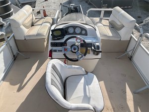 16' Bentley 2013 Encore 8 