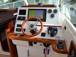 BONHEUR 10 Helm Console 