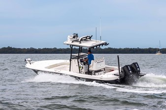 28' Caymas 281HB Center Console 7 