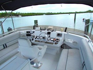 2002 Mainship 390 Trawler 27 28