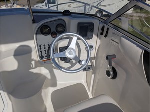 21' Wellcraft 2004 V 21 7 