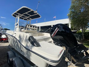 Bayliner Trophy 20CC 2 