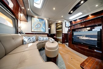 RECON ROYALE 27 Salon