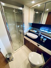 ESSENCE 63 64_2010 60ft Sunseeker Predator ESSENCE