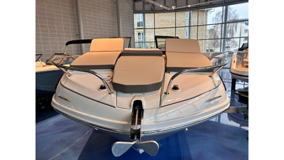 BAYLINER VR6 CUDDY 8 