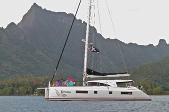 TOHORA 1 AT ANCHOR IN MOOREA