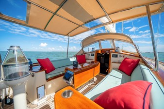 ENCORE 15 Cockpit Starboard Aft