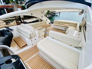 ESSENCE 33 34_2010 60ft Sunseeker Predator ESSENCE