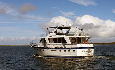 His and Hers 4 5__1988 53ft Defever 53 POC HIS AND HERS