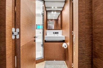 2015 Prestige 750 67 
