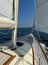 MAHALIA 8 8. Inboom electric furling and electric genoa furl;ing