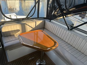 LIO KAI 40 Helm area seating