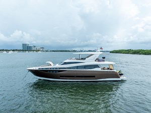 2015 Prestige 750 9 