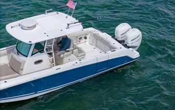 2020 Boston Whaler 330 Outrage 6 
