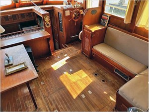 40 MARINE TRADER 1985 25 