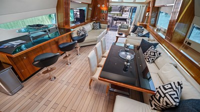 - 25 26_2007 108ft Sunseeker Predator