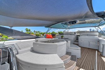 Ferretti Yachts Custom Line 94 41 