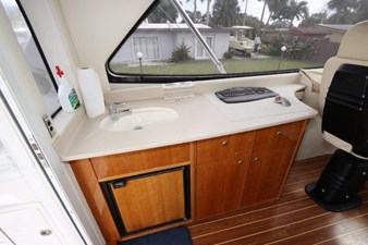 - 27 58-2004-Riviera-Enclosed-Flybridge-27
