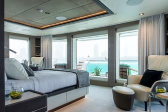 MAJESTY 175 16 MAJESTY 175 - Owner's Stateroom