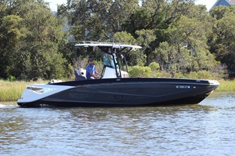 25' Scarab 255 Open ID 2 