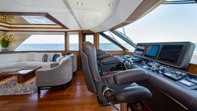 SEA N SEA 22 Sky Lounge / Helm