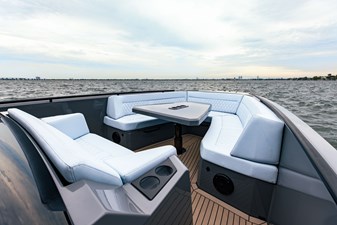 Vanquish Yachts VQ40 7 Web-19
