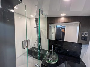 2024 Mystic Powerboats M5200 38 